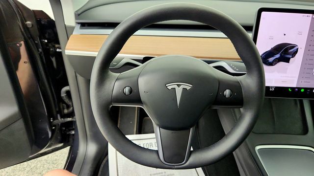 2025 Tesla Model Y Long Range AWD - 23036890 - 12