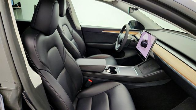 2025 Tesla Model Y Long Range AWD - 23036890 - 27