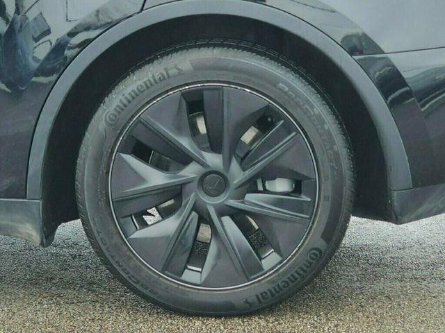 2025 Tesla Model Y Long Range AWD - 22981384 - 30