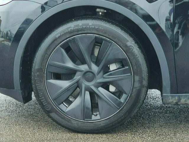 2025 Tesla Model Y Long Range AWD - 22981384 - 31
