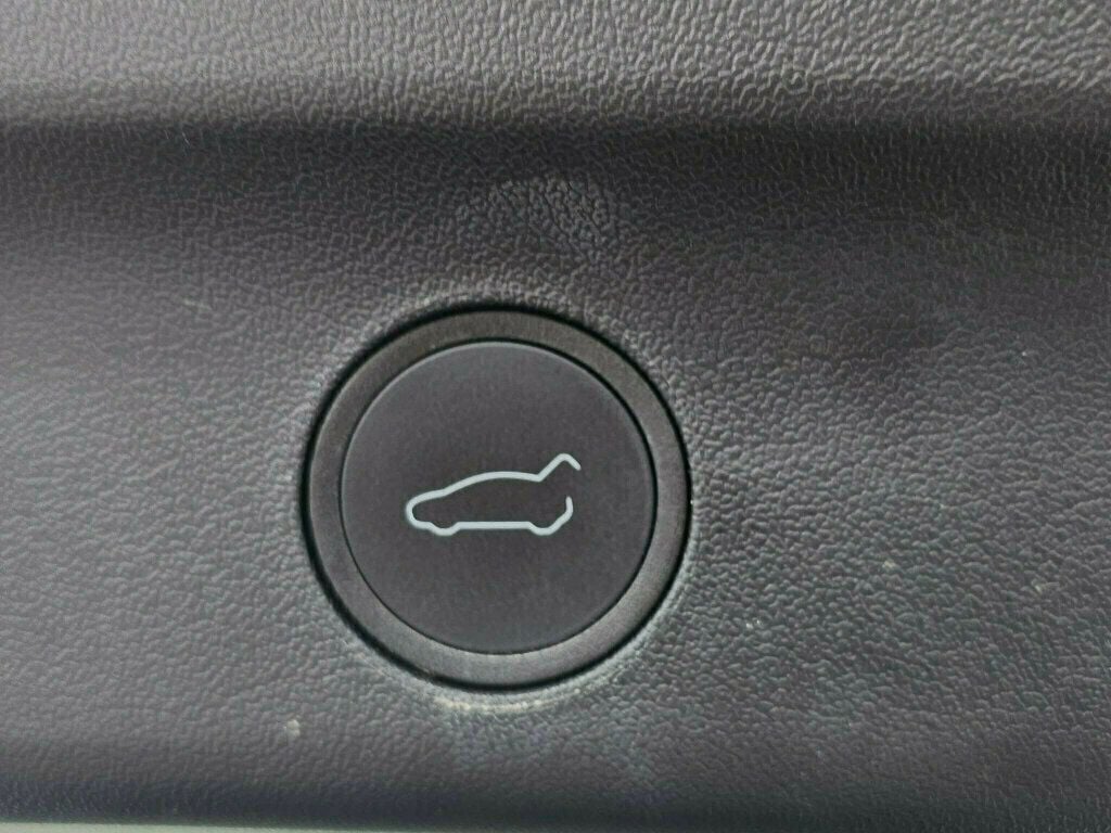 2025 Tesla Model Y Long Range AWD - 22981384 - 33