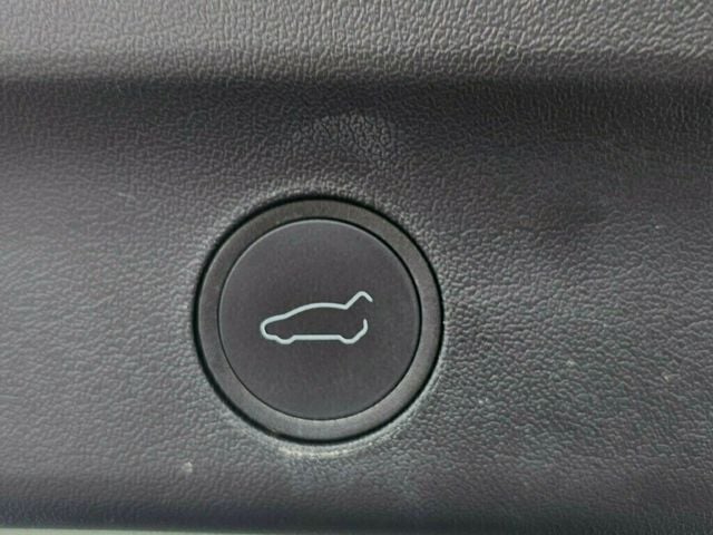 2025 Tesla Model Y Long Range AWD - 22981384 - 33