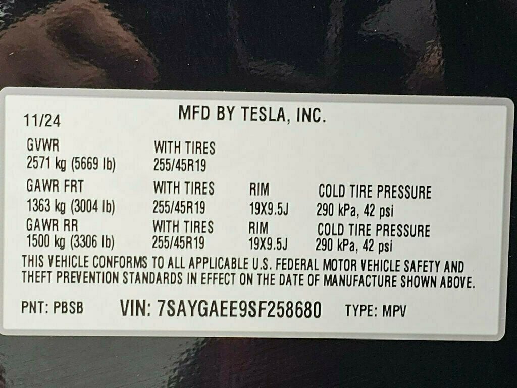 2025 Tesla Model Y Long Range AWD - 22981384 - 35