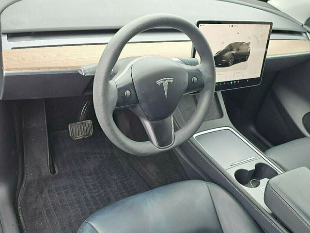 2025 Tesla Model Y Long Range AWD - 22981384 - 8