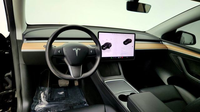 2025 Tesla Model Y Long Range AWD *Ltd Avail* - 23018222 - 11