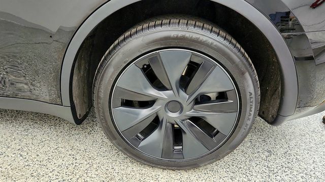 2025 Tesla Model Y Long Range AWD *Ltd Avail* - 23018222 - 8