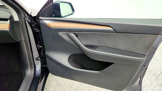 2025 Tesla Model Y Long Range AWD *Ltd Avail* with 7 Seat Interior & 20'' Wheels - 22982784 - 46