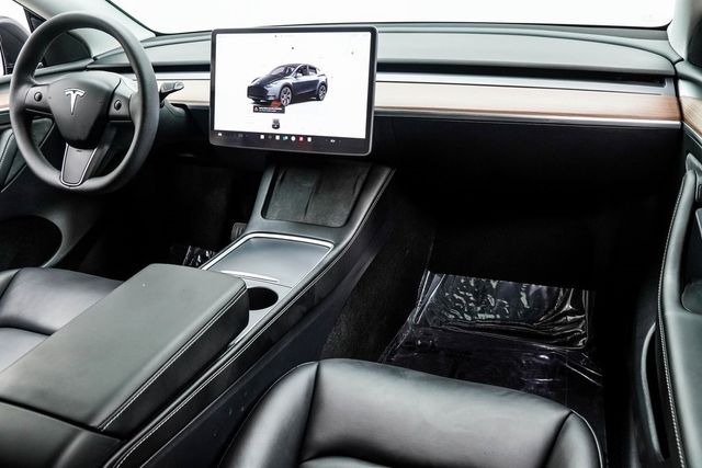 2025 Tesla Model Y Long Range RWD - 22986445 - 13