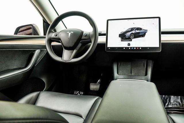 2025 Tesla Model Y Long Range RWD - 22986445 - 15