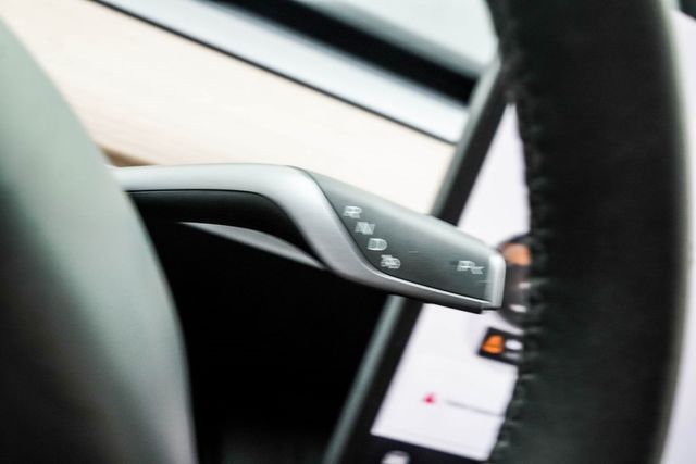 2025 Tesla Model Y Long Range RWD - 22986445 - 26