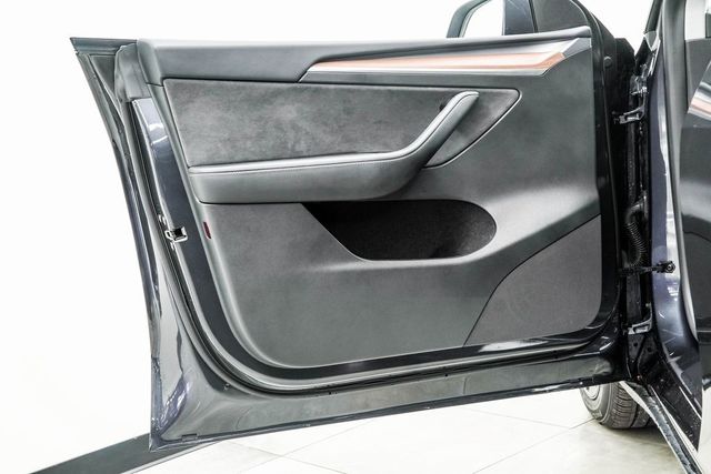 2025 Tesla Model Y Long Range RWD - 22986445 - 29