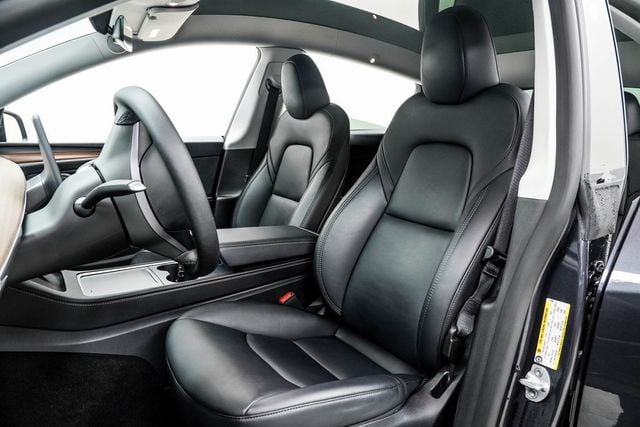 2025 Tesla Model Y Long Range RWD - 22986445 - 5