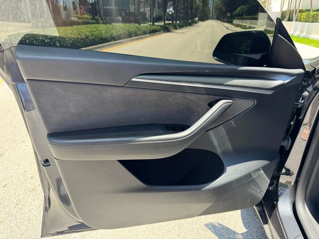 2025 Tesla Model Y Long Range RWD - 23047890 - 19
