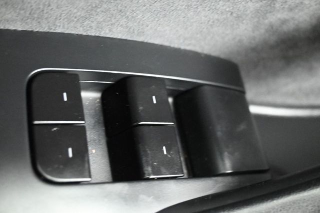 2025 Tesla Model Y Long Range RWD - 23030842 - 19