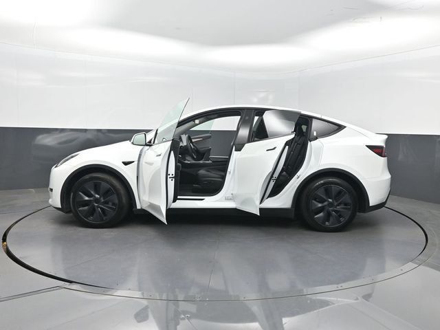 2025 Tesla Model Y Long Range RWD - 23030842 - 29