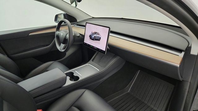 2025 Tesla Model Y Long Range RWD *Ltd Avail* - 23081112 - 29