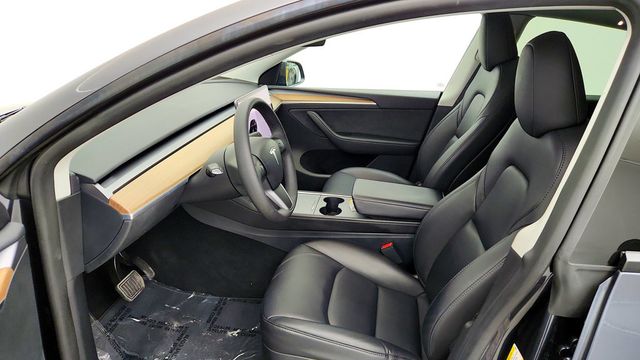 2025 Tesla Model Y Long Range RWD *Ltd Avail* - 23086634 - 24