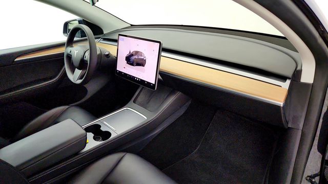 2025 Tesla Model Y Long Range RWD *Ltd Avail* - 23086634 - 29