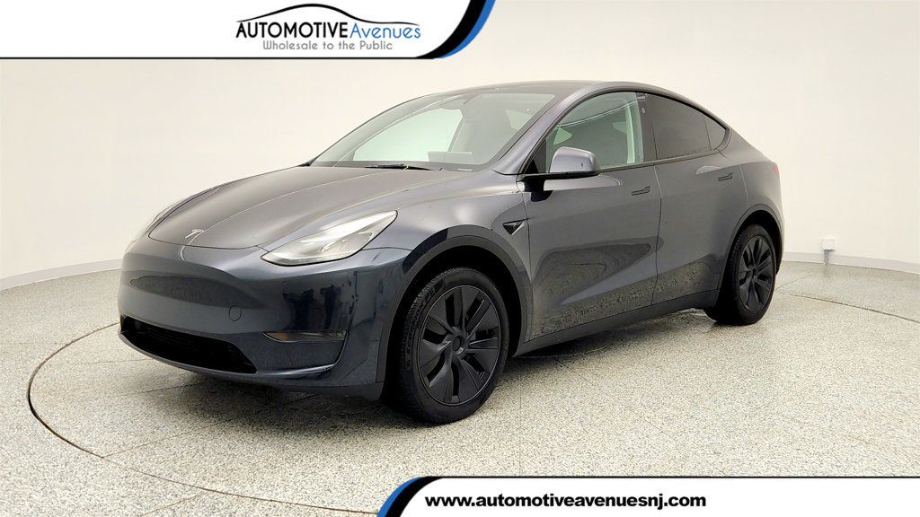 2025 Tesla Model Y Long Range RWD *Ltd Avail* w/ Panoramic Glass Roof - 22993466 | Video 1