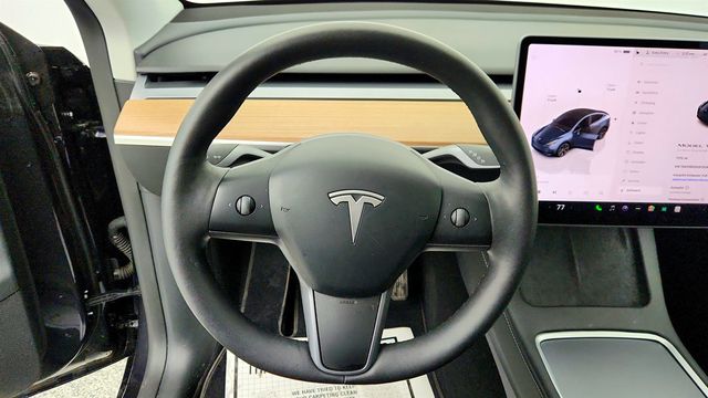 2025 Tesla Model Y Long Range RWD *Ltd Avail* w/ Panoramic Glass Roof - 22993466 - 12
