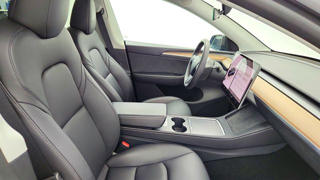 2025 Tesla Model Y Long Range RWD *Ltd Avail* w/ Panoramic Glass Roof - 22993466 - 27