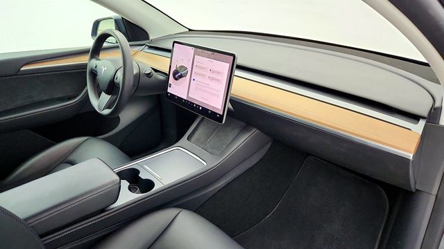 2025 Tesla Model Y Long Range RWD *Ltd Avail* w/ Panoramic Glass Roof - 22993466 - 28