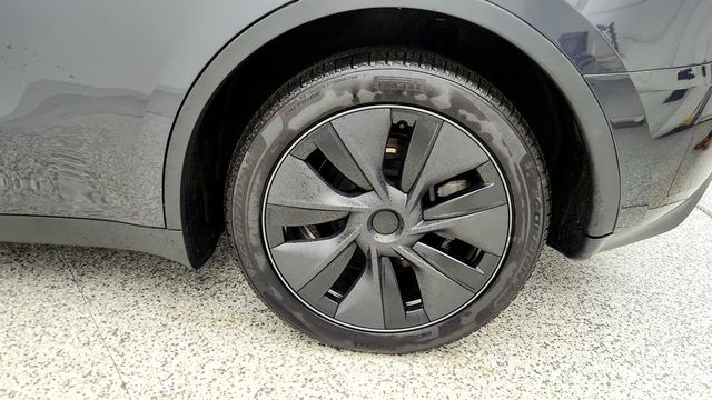 2025 Tesla Model Y Long Range RWD *Ltd Avail* w/ Panoramic Glass Roof - 22993466 - 8