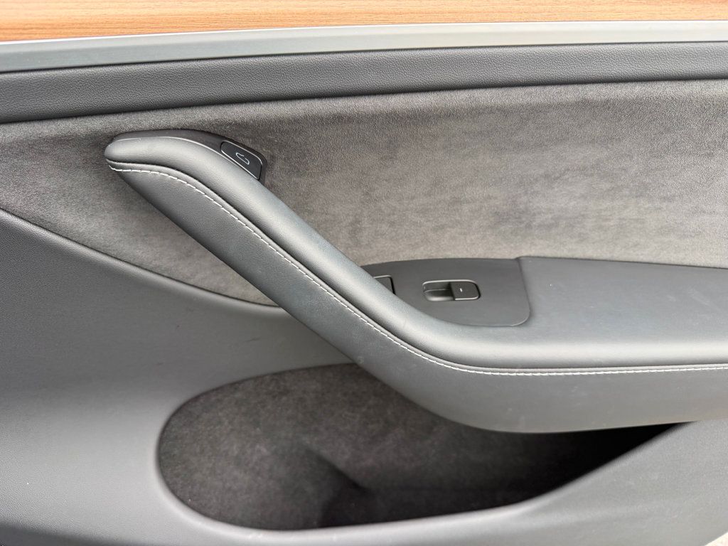 2025 Tesla Model Y Performance AWD - 22996503 - 32