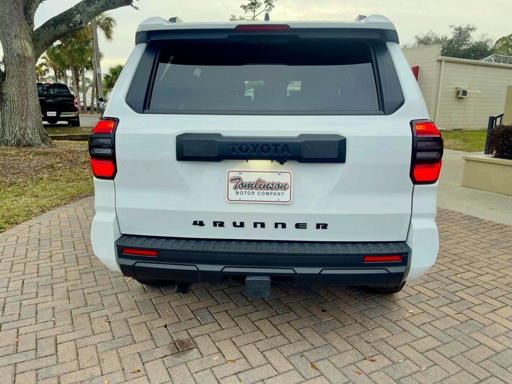2025 Toyota 4Runner SR5 4WD photo 3