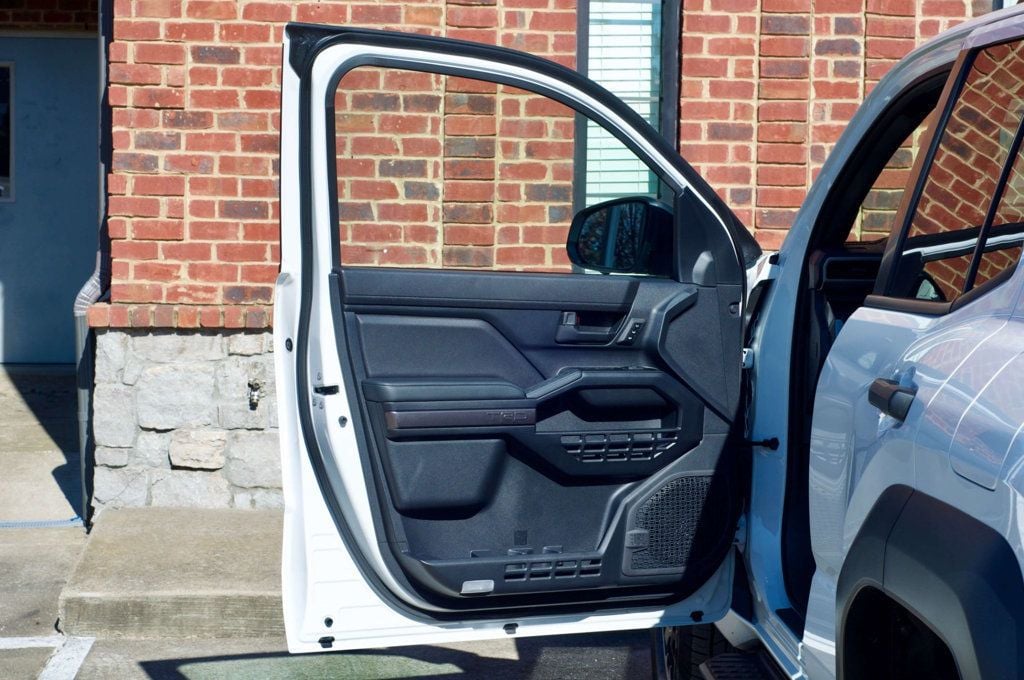 2025 Toyota 4Runner TRD-Off-Road-Premium/Heated&CooledSeats/WirelessAppleCarplay/NAV - 22977780 - 24