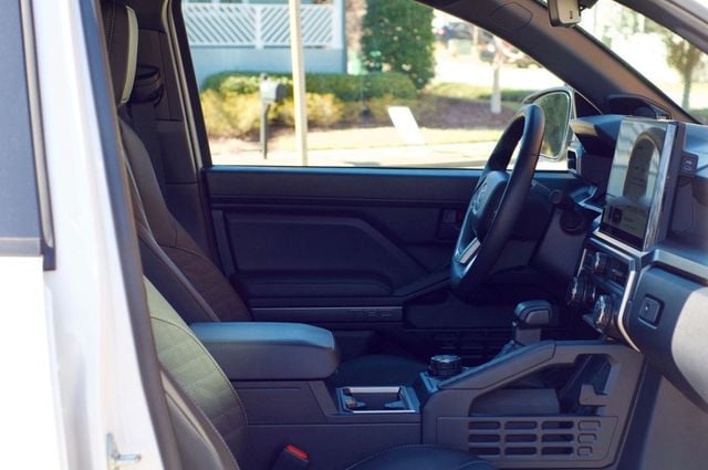 2025 Toyota 4Runner TRD-Off-Road-Premium/Heated&CooledSeats/WirelessAppleCarplay/NAV - 22977780 - 29