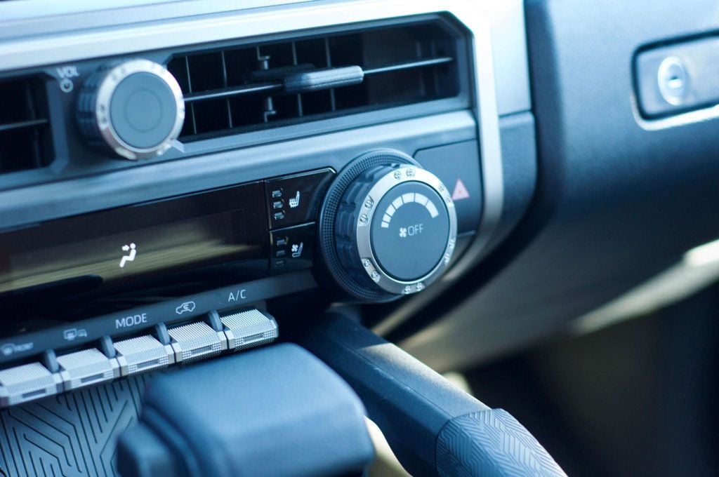 2025 Toyota 4Runner TRD-Off-Road-Premium/Heated&CooledSeats/WirelessAppleCarplay/NAV - 22977780 - 36