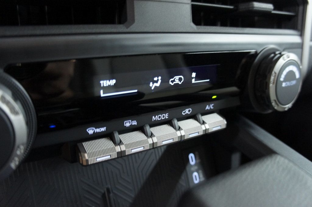 2025 Toyota 4Runner Ultra Low Mileage! - 22975067 - 33