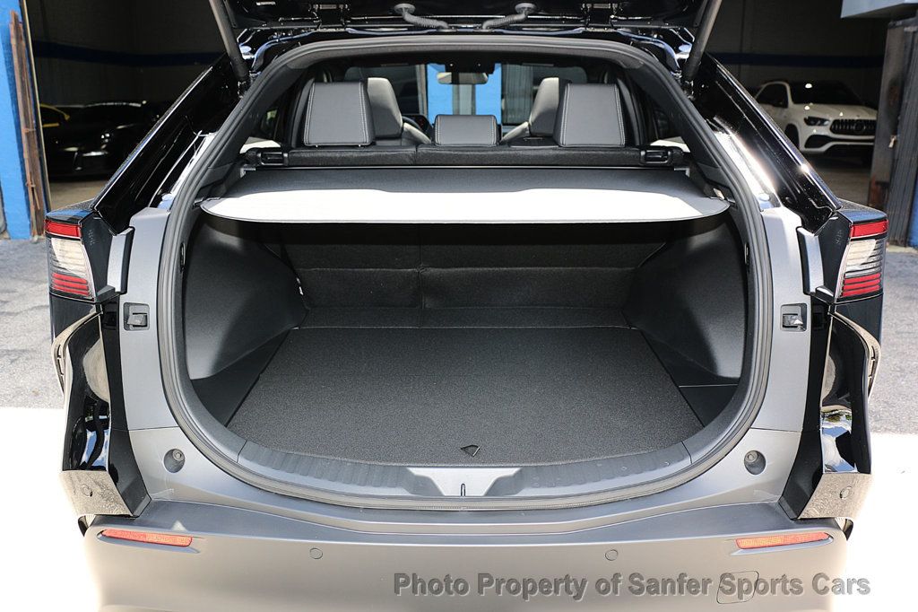 2025 Toyota bZ4X XLE AWD - 23002205 - 9