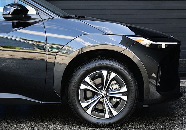 2025 Toyota bZ4X XLE AWD - 23002205 - 17
