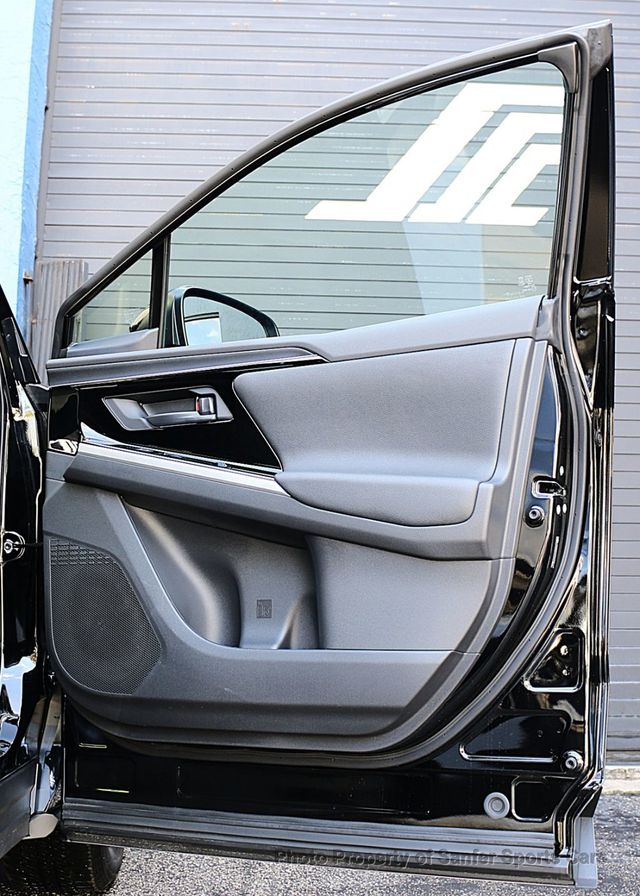 2025 Toyota bZ4X XLE AWD - 23002205 - 21