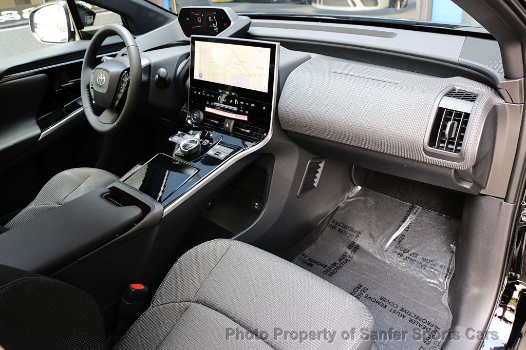 2025 Toyota bZ4X XLE AWD - 23002205 - 26