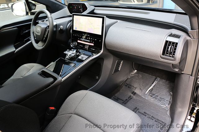 2025 Toyota bZ4X XLE AWD - 23002205 - 26