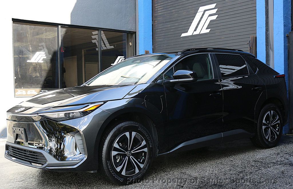 2025 Toyota bZ4X XLE AWD - 23002205 - 3