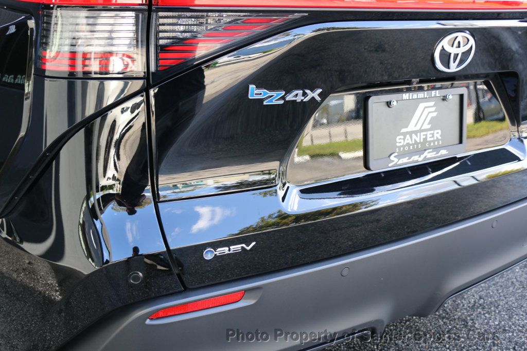 2025 Toyota bZ4X XLE AWD - 23002205 - 8