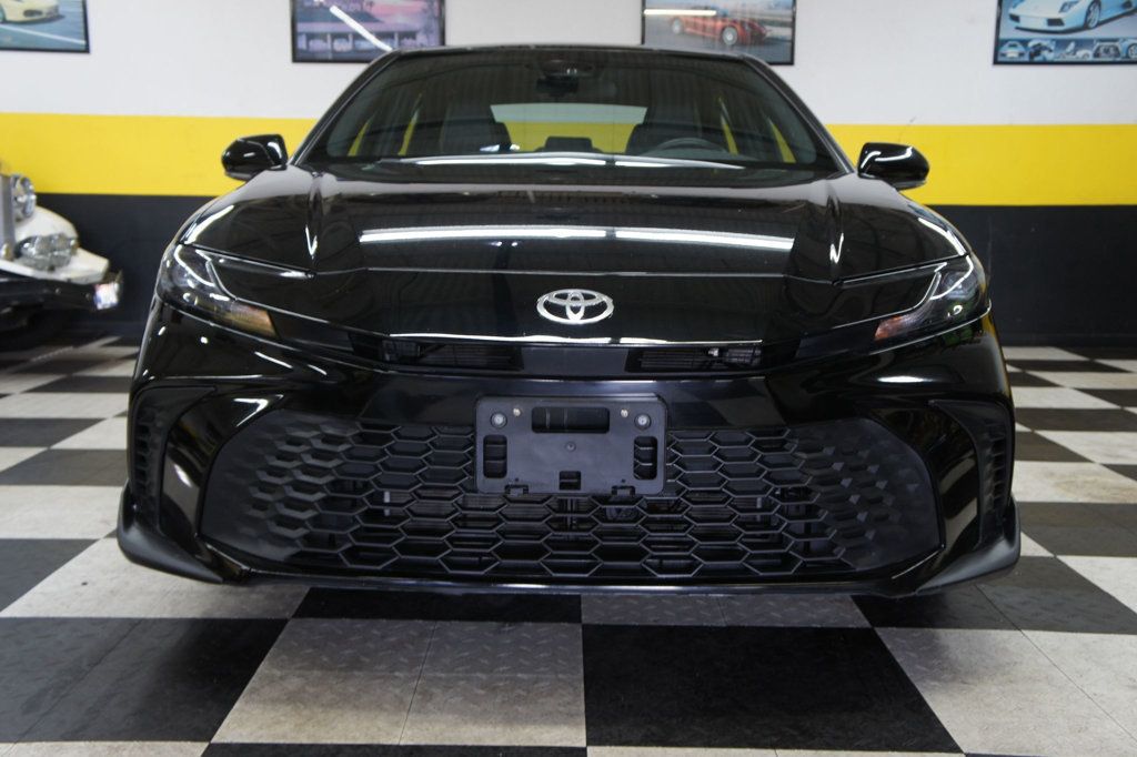Toyota Camry photo 11