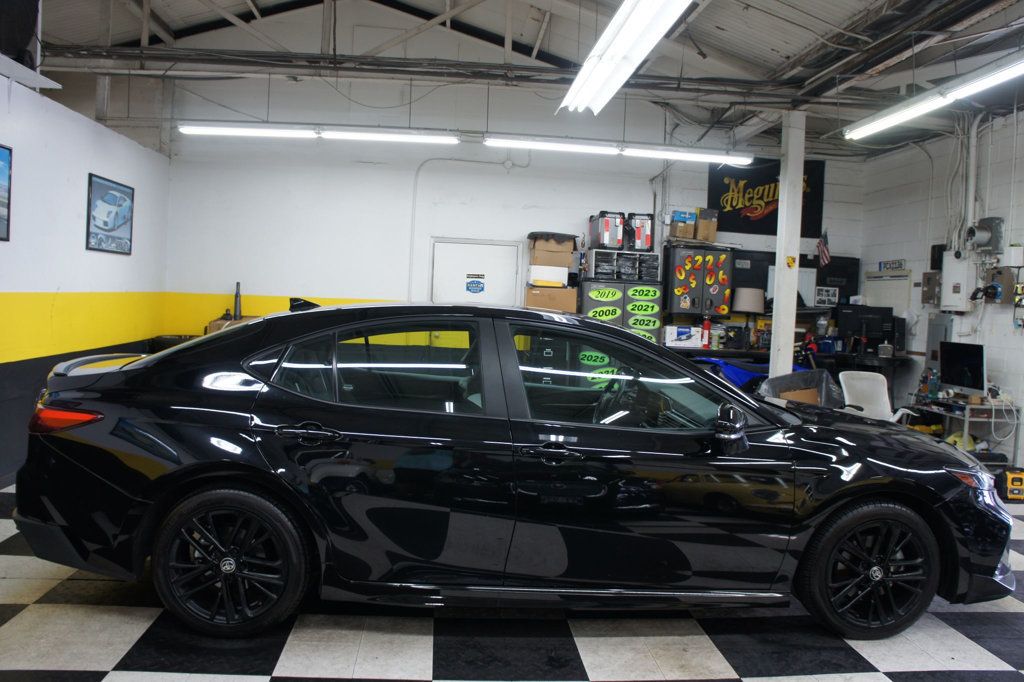 Toyota Camry photo 16