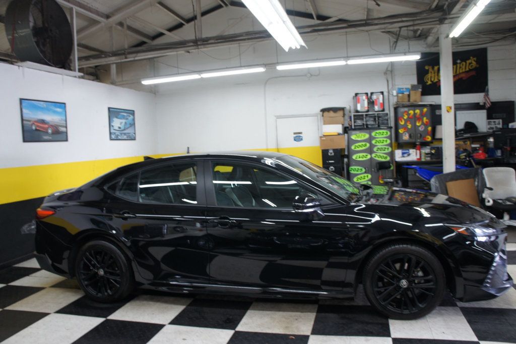 Toyota Camry photo 20