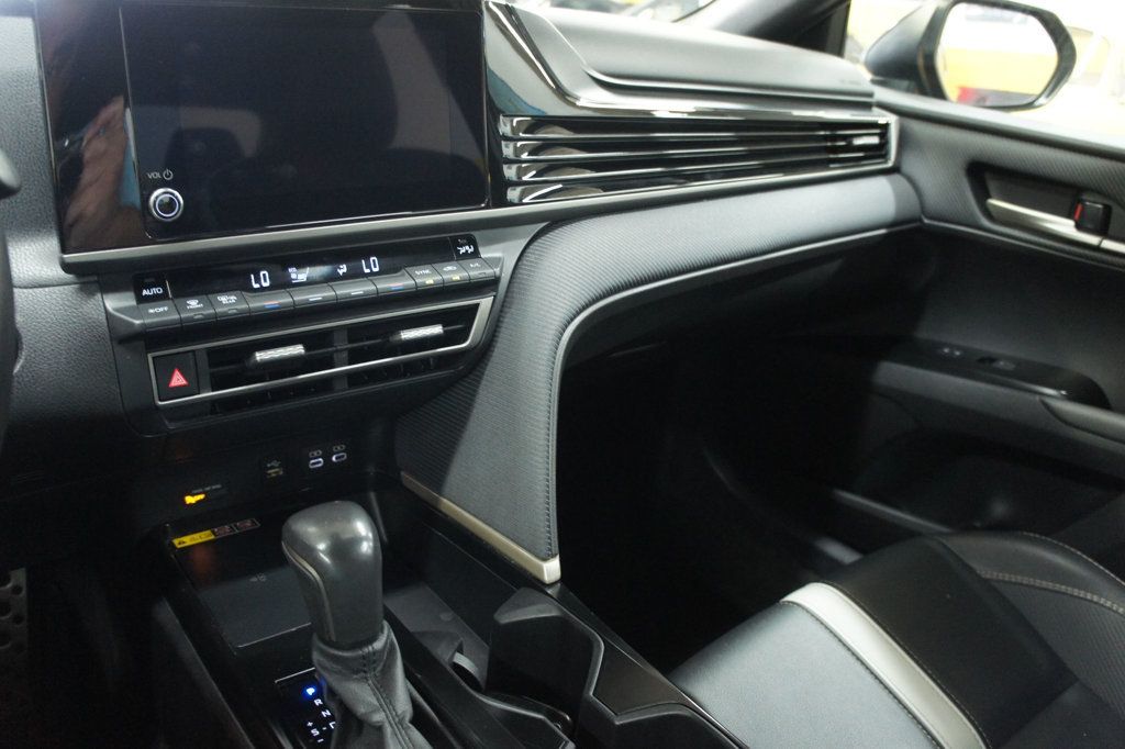 Toyota Camry photo 36