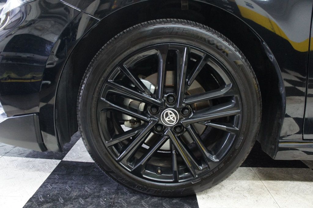 Toyota Camry photo 5