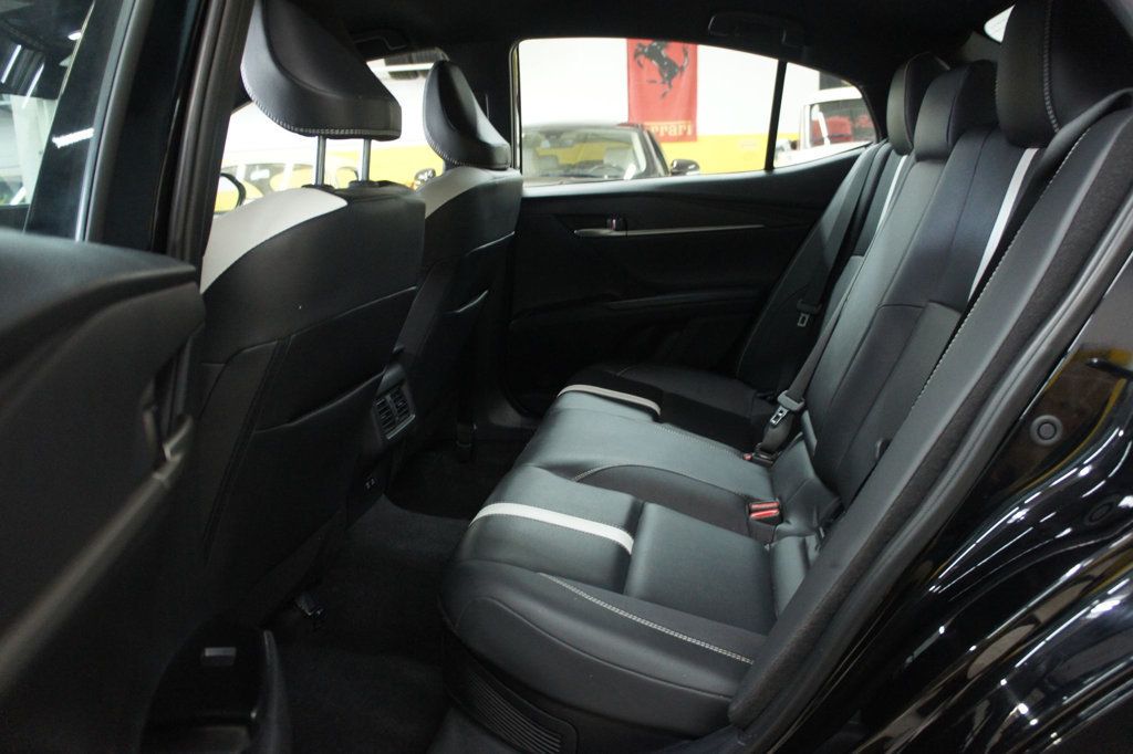 Toyota Camry photo 6