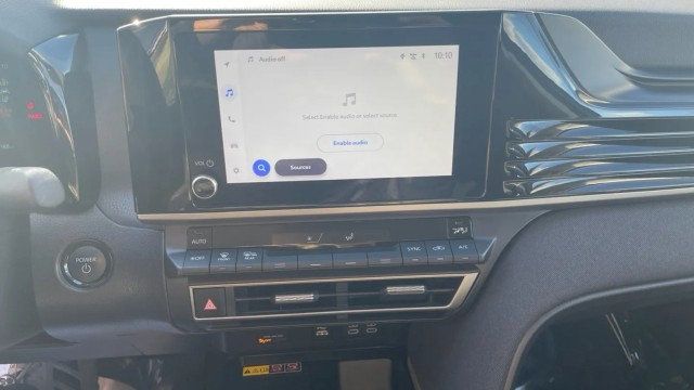 2025 Toyota Camry LE - 22988100 - 16