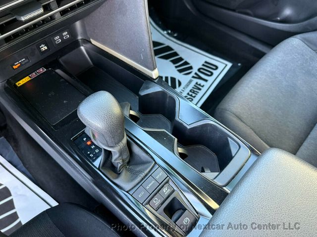 2025 Toyota Camry LE - 22945075 - 19