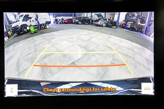 2025 Toyota Camry LE - 23009636 - 32