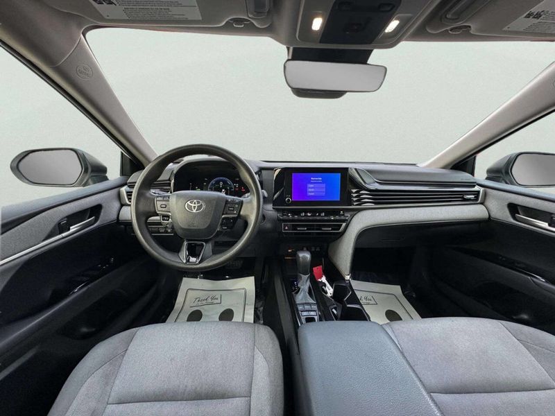 2025 Toyota Camry LE - 23038112 - 17